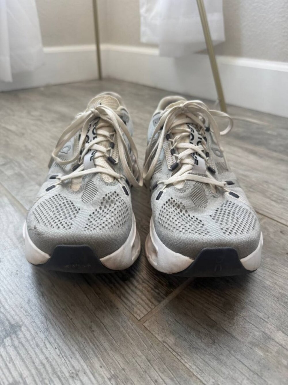 On Cloudtilt Running Sneakers